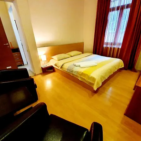 Grandville Apartman *